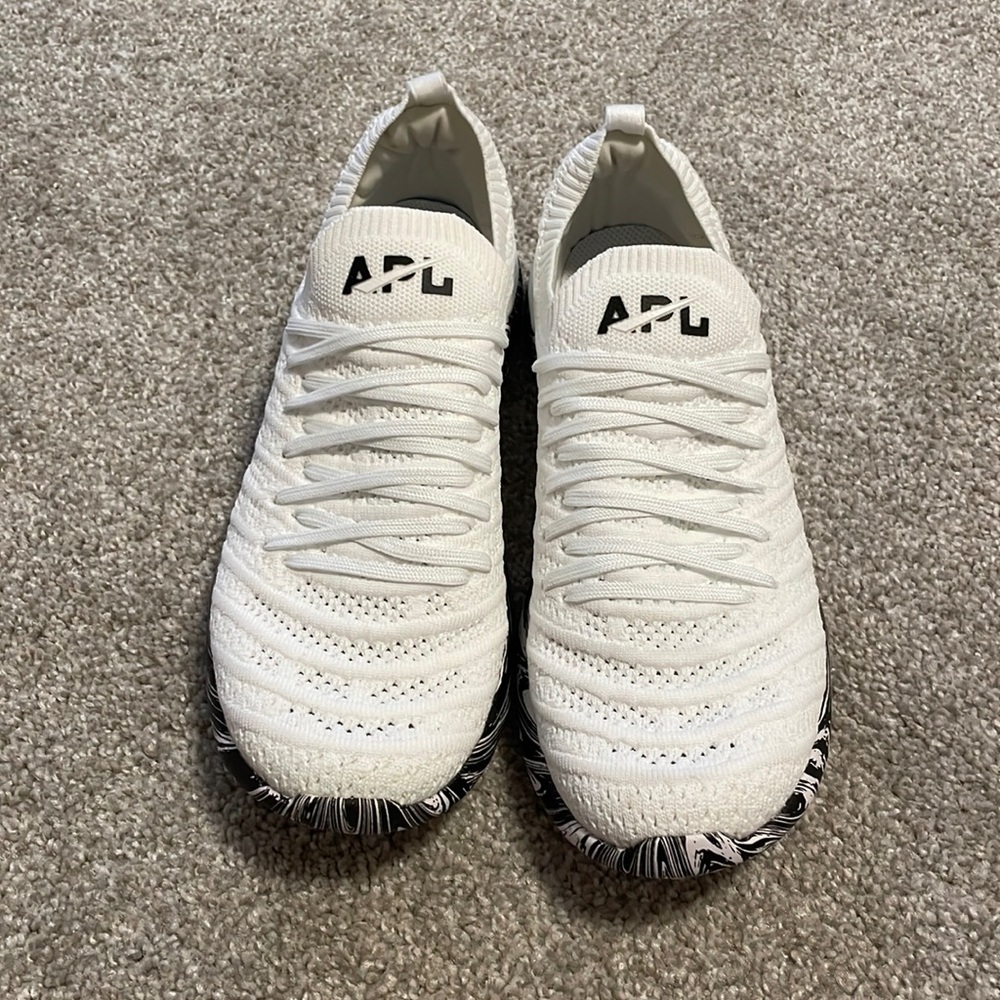 APL TechLoom Wave Core Collection white/black/marble size 7.5
